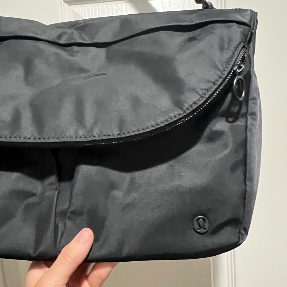Large Lululemon Shoulder bag 10L